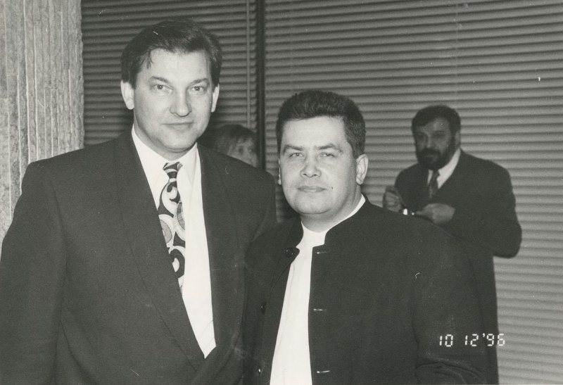 Певец Николай Расторгуев и хоккеист Владислав Третьяк, 10 декабря 1996, г. Москва
