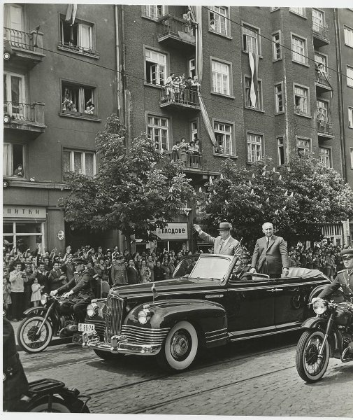 Визит Никиты Хрущева в Болгарию, 1962 год, Народная Республика Болгария. Выставка «Лидеры СССР за границей» с этой фотографией.