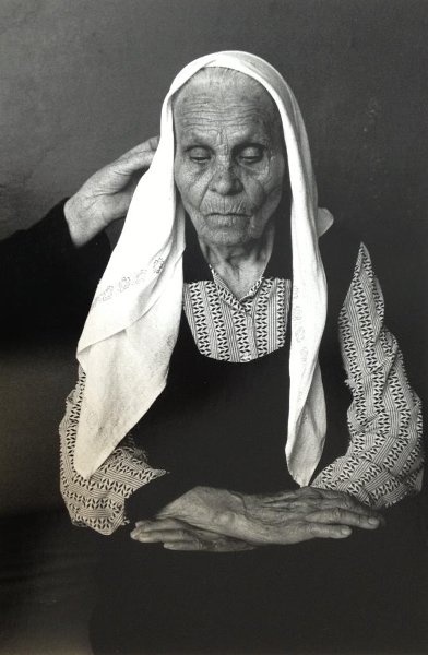 Портрет пожилой женщины, 1979 год, Ульяновская обл.. Выставки «Возраст мудрости», «15 портретов Валерия Щеколдина» с этой фотографией.