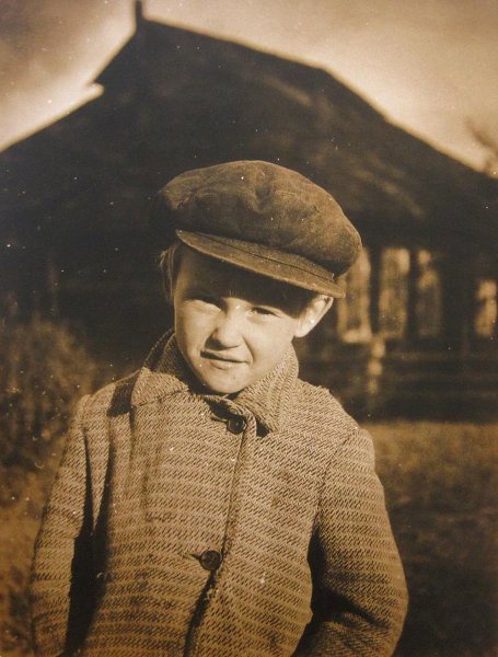 Юрочка, 1969 год, Калининская обл.. Сейчас Тверская область.Выставка «Детские глаза поколений» с этой фотографией.