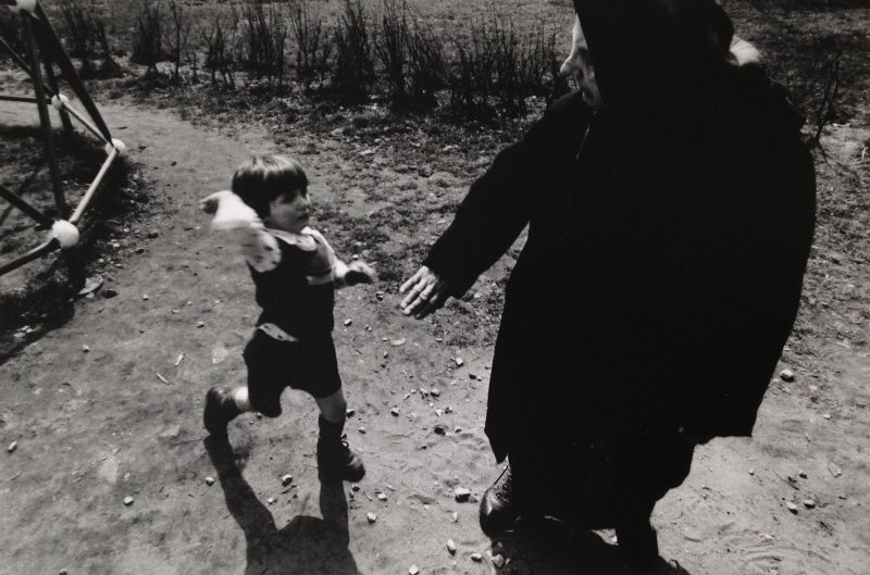 «Капризуля», 1976 год, г. Москва. Выставка «На прогулке» с этой фотографией.&nbsp;