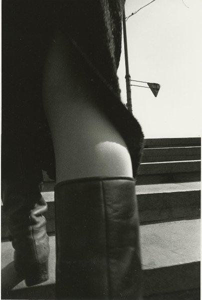 Лестница. Из серии «Улица», 1980-е. Выставка «"Несоветская" фотография. Юрий Рыбчинский» с этим снимком.