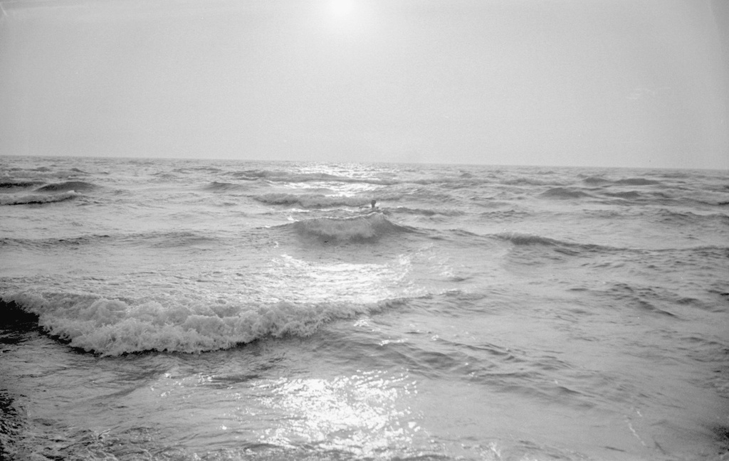Низкое солнце над морем, июнь - август 1963, Литовская ССР, Куршская коса, г. Нида. Выставка «Балтика-9.3» с этой фотографией.&nbsp;