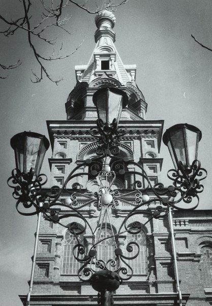 Колокольня Свято-Троицкого собора, 1998 год, Краснодарский край, г. Краснодар. Даты строительства: 1902–1909. В 1934 году собор был закрыт. В 1990 году был возвращен верующим.