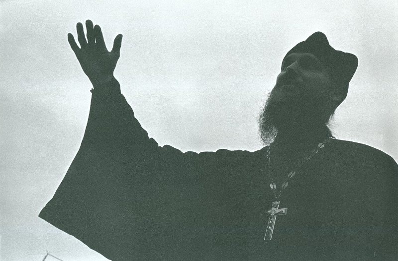 Отец Александр, октябрь 1997, Краснодарский край, г. Краснодар. Выставка «Разные православные» с этой фотографией.&nbsp;