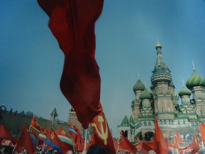 Красные флаги на Красной площади, 1991 - 1998, г. Москва. Из проекта «Красный синдром».