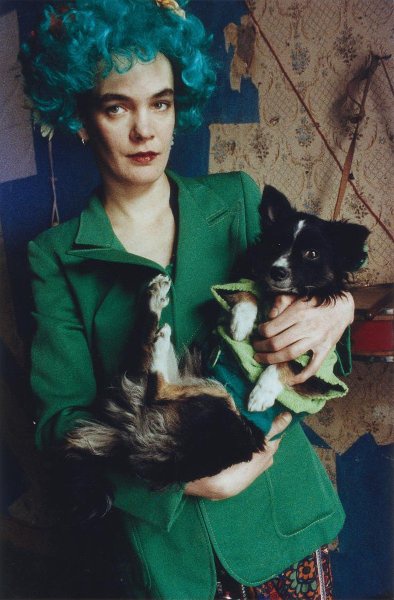 Без названия, 1989 - 1990, г. Москва. Предположительно, из серии «Моды Петровского бульвара».&nbsp;