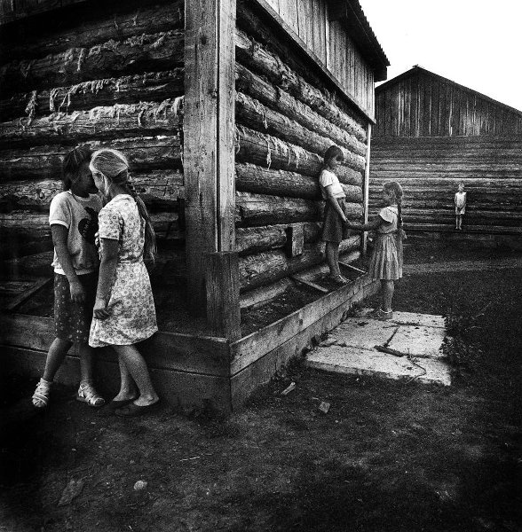 «Тува», 1991 год, Республика Тыва. Из серии «Российские регионы».&nbsp;Видеолекция «Сергей Чиликов. Фотопровокации» с этой фотографией.