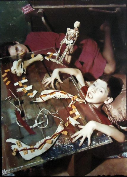 «...разложить по косточкам...», 1990-е, г. Самара. Фотография «Звезда самарской фотографии – Евгений Рябушко» с этой фотографией.