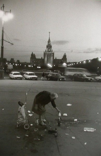Москва 1996, 1996 год, г. Москва. До 1935 года и с 1999 года – Воробьевы горы.Выставки:&nbsp;«Трудные. Веселые. Свободные. 90-е!»,&nbsp;«Ночная Москва» с этим снимком. 