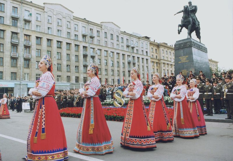 Празднование 850-летия Москвы, 6 - 7 сентября 1997, г. Москва. Выставка «Москва праздничная» с этой фотографией.
