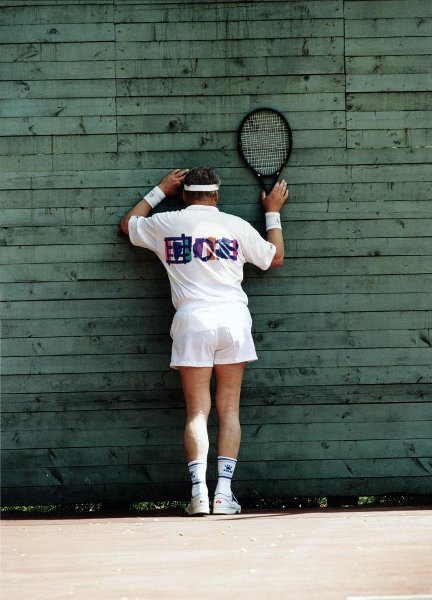 Борис Ельцин на корте, 1993 год, г. Москва. Выставка «Я играю в теннис» и видео «Говорит Ельцин», «Полвека с политиком» с этой фотографией.