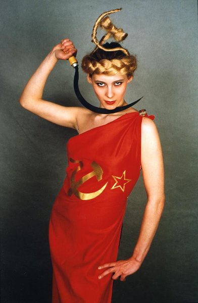 Проект обложки журнала «PHOTO», 1989 год, г. Москва. Выставка «Яркие восьмидесятые: СССР на пороге перемен» с этой фотографией.&nbsp;