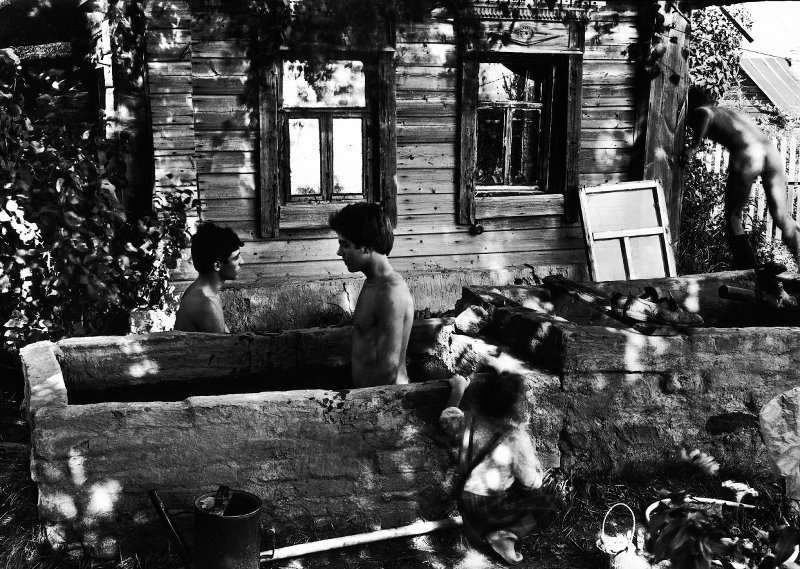 «Забавные истории. Ключищи», 1981 год, Марийская АССР, с. Ключищи. Выставки&nbsp;«Некурортный отдых» и «Окно в деревню» с этой фотографией.