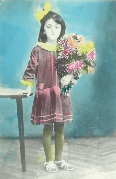 Из серии «Лурики», 1970-е. Лурики – так назывались в советское время фотографии, раскрашенные вручную анилиновыми красителями.&nbsp;Фото № 4.Выставка «10 "луриков" Бориса Михайлова» с этой фотографией.