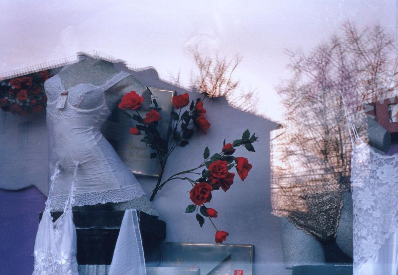 Витрина магазина нижнего белья, 1996 - 1997, г. Москва