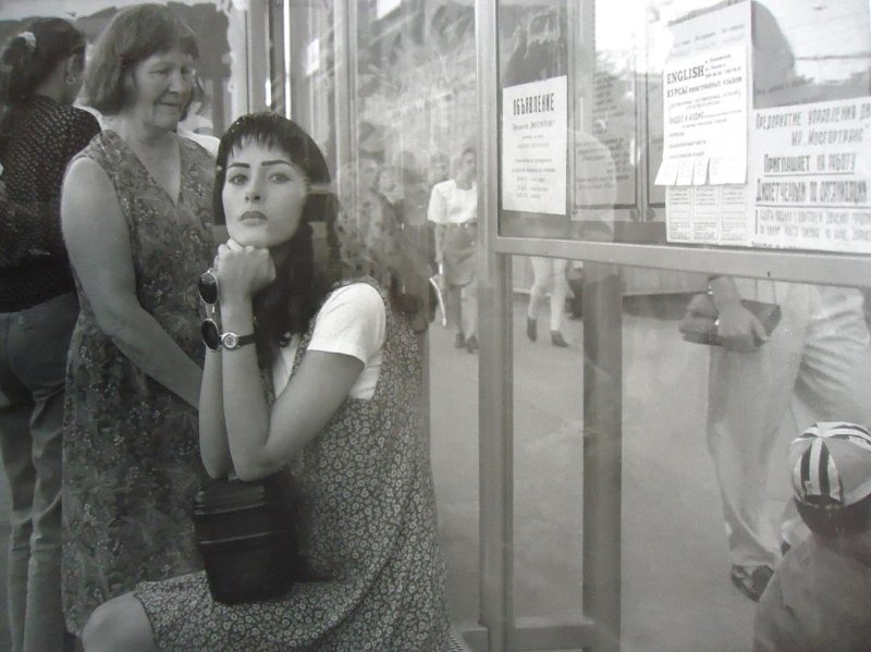 Москва, 1995, 1995 год. Выставки&nbsp;«Жизнь в дороге», «Трудные. Веселые. Свободные. 90-е!» и «Остановки» с этой фотографией.