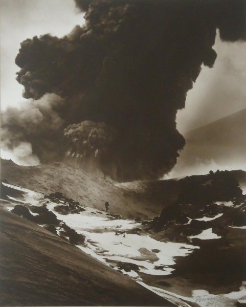 Извержение вулкана Толбачик, 1975 год, Камчатская обл.. Выставка «"Там, где всегда полночь". Камчатка» с этой фотографией.&nbsp;