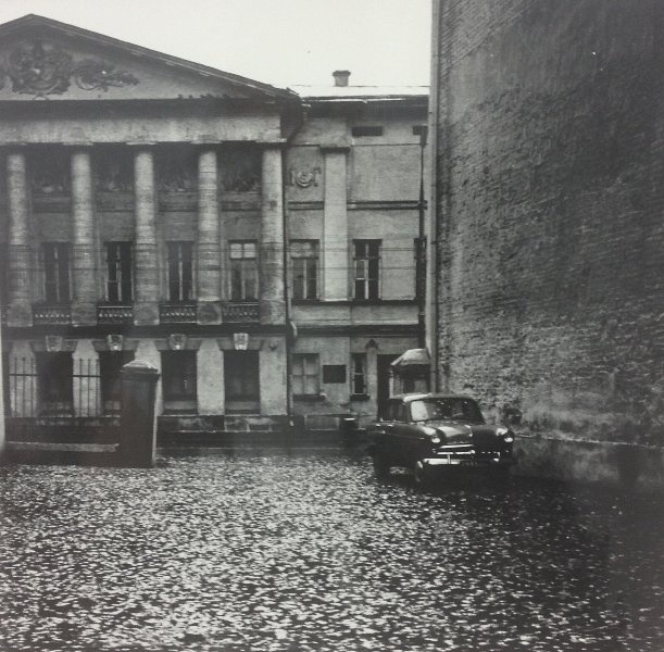 Дом с колоннами, 1969 год, г. Москва