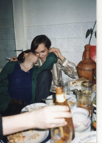 Без названия, 1991 - 1999. Выставка «Разговоры на кухне» с этой фотографией.
