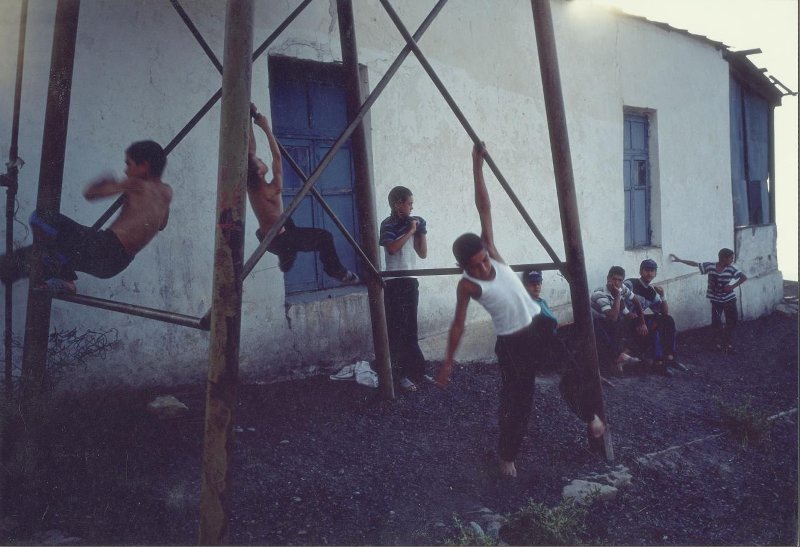 Из серии «Наследники Святого Георгия», июнь 1996, Республика Дагестан, Дербентский р-н, с. Джалган. Фото № 3.