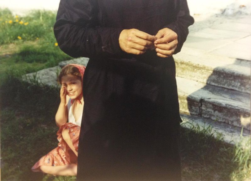 Дочь священника, 1995 год, Вологодская обл.. Выставка «15 лучших фотографий Сергея Бурасовского» с этой фотографией.&nbsp;