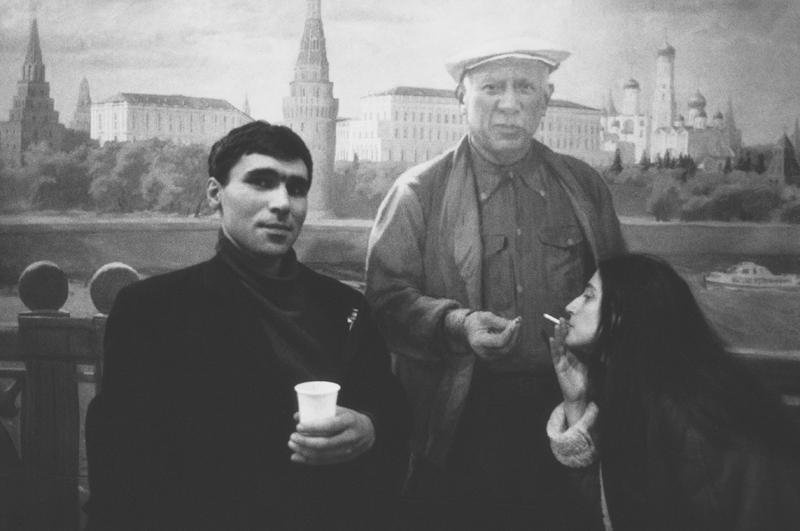 Авдей Тер-Оганьян и Татьяна Салзирн, 1995 год, г. Москва. Выставка «"Студия 50А"» с этой фотографией.