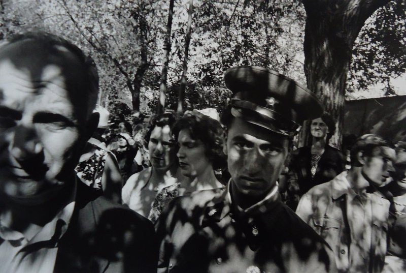 Парк Горького, 1959 год, г. Москва. Выставка «Москва в фотообъективе Уильяма Кляйна» с этой фотографией.