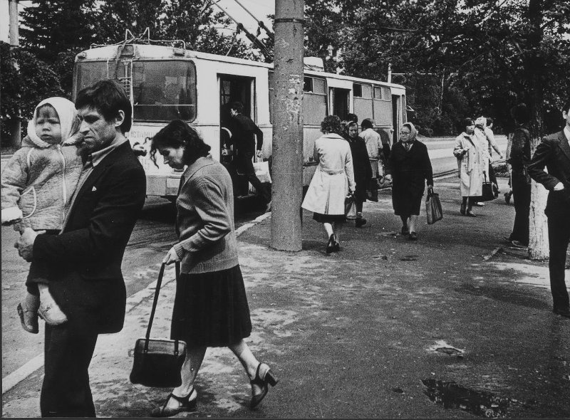 Без названия, 1986 год. Выставка «Контрастный город Михаила Ладейщикова» с этой фотографией.
