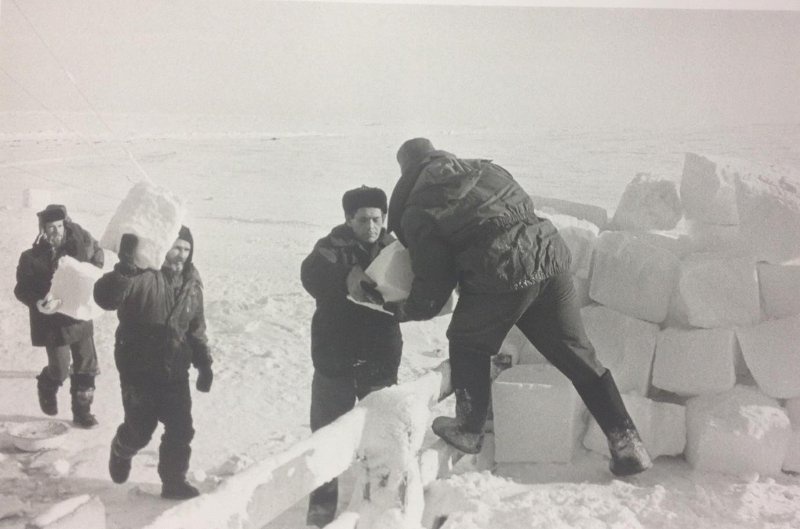Заготовка воды для жизни, 1984 год. Выставка «Север Сергея Бурасовского» с этой фотографией.