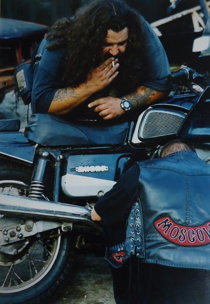 Без названия, 1995 - 1999, г. Москва. Фото № 6.Выставка «Скорость, драйв, мотоцикл – снято!» с этой фотографией.