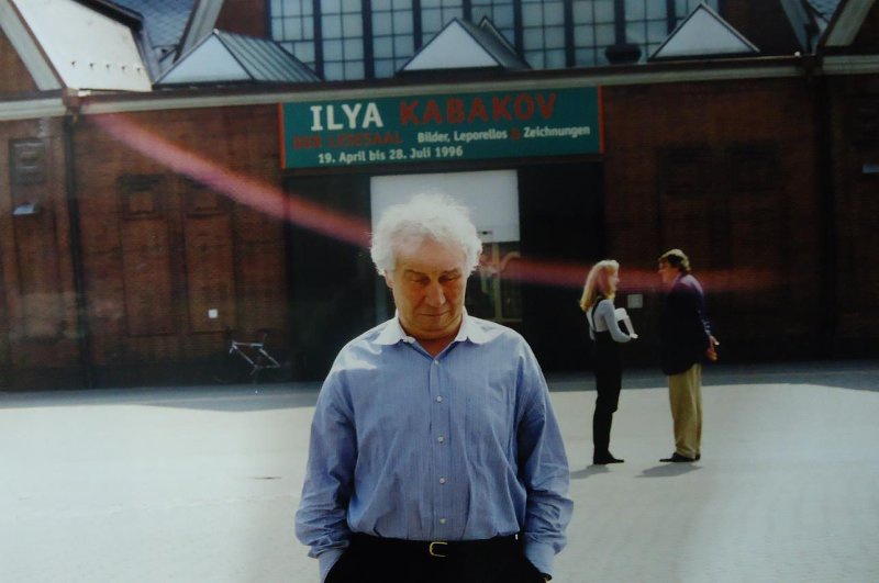 Выставка «Читальный зал», 19 - 30 апреля 1996, Германия, г. Гамбург. Выставка «КАБАКОВ» с этой фотографией.