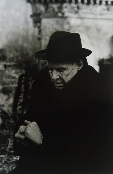 Актер Иннокентий Смоктуновский, 1986 год, г. Москва. Выставка «Народные артисты СССР» с этой фотографией.