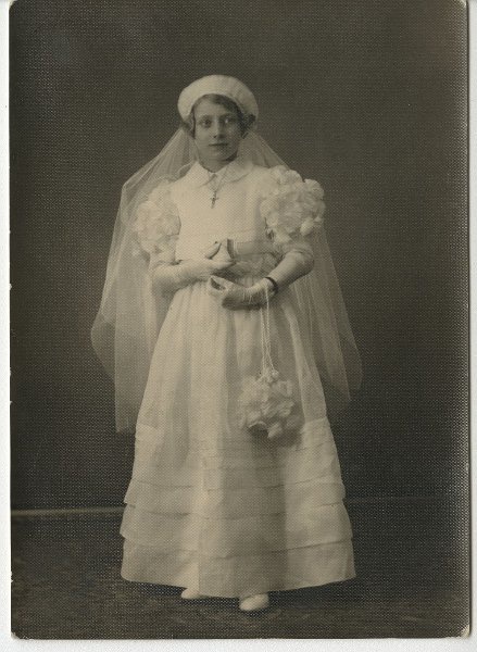 Портрет невесты, 1920-е. Выставка «10 лучших фотографий невест» с этим снимком.