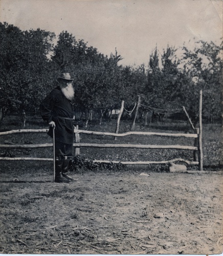 Лев Толстой, 1909 год, Тульская губ., Крапивинский у., дер. Ясная Поляна