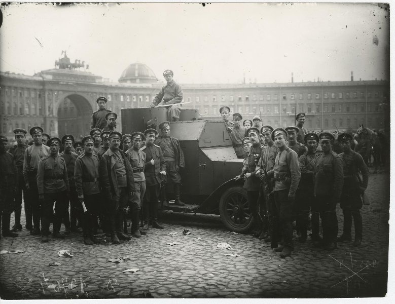 Войска 5-й армии на Дворцовой площади, 1917 год, г. Петроград