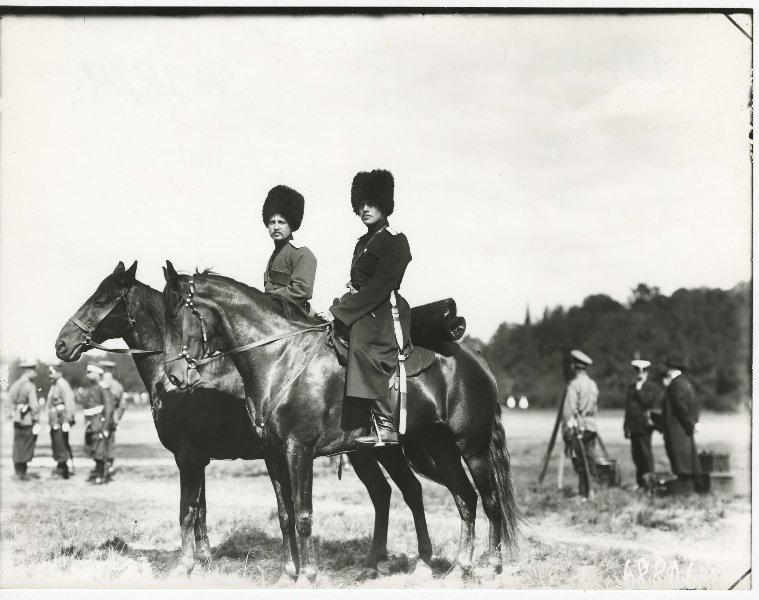 Русско-японская война. Офицеры на плацу, 1904 год. Выставка «Русско-японская война» с этой фотографией.
