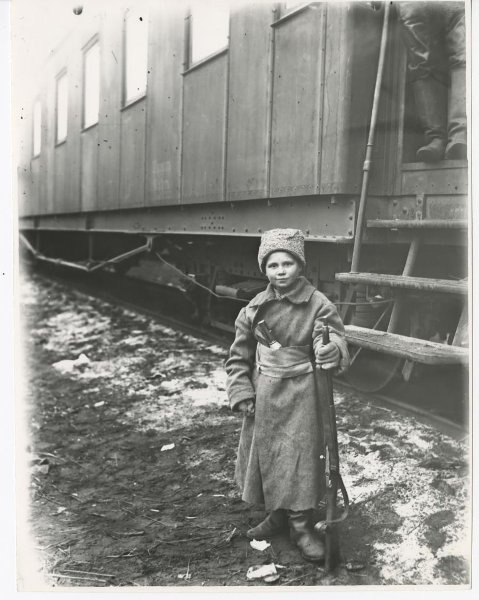 Юный герой Сергей Сергеев, 12 лет. Погиб в 1919 году. Южный фронт, 1919 год. Выставка «19 фотографий 1919» с этим снимком.&nbsp;