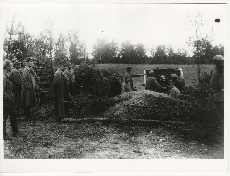 Александр Федорович Мясников (Мясникян), 31 декабря 1918 - 27 февраля 1919, Советская Социалистическая Республика Белоруссия (ССРБ). 1 января 1919 года в Смоленске была провозглашена Советская Социалистическая Республика Белоруссия (ССРБ) в составе РСФСР. 8 января столица ССРБ была перенесена в Минск. 31 января 1919 года республика вышла из состава РСФСР и была переименована в Белорусскую Социалистическую Советскую Республику, 3 февраля 1919 года была принята Конституция. 27 февраля 1919 года ССРБ была расформирована: Смоленская, Витебская и Могилёвская губернии были включены в состав РСФСР, а остальные территории Советской Белоруссии объединились с Литовской Советской Республикой в Литовско-Белорусскую Советскую Социалистическую Республику (Литбел).