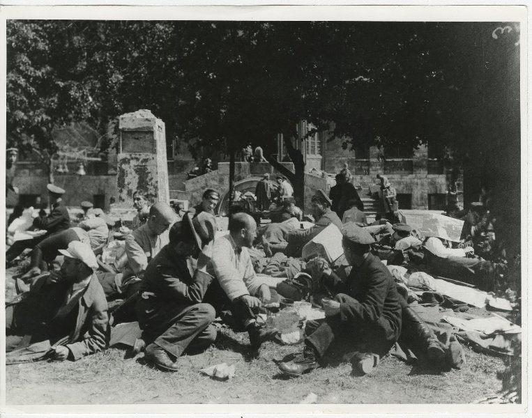 Группа арестованных офицеров в Фанагорийских казармах, 1918 год, г. Москва