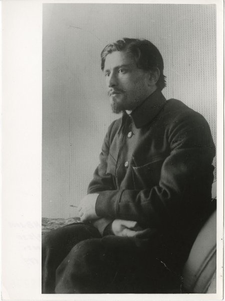 Валентин Трифонов, 1918 - 1922