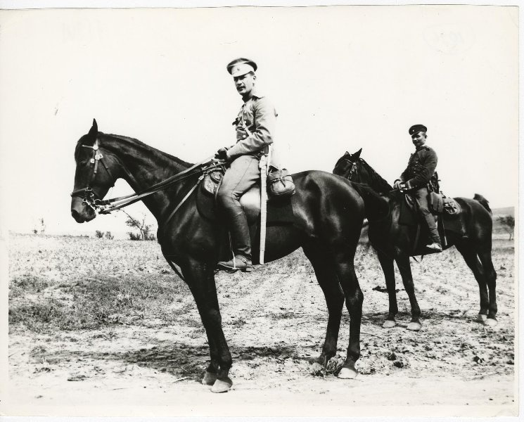 Казачьи офицеры на лошадях, 1903 год. Выставка&nbsp;«Казаки» с этой фотографией.