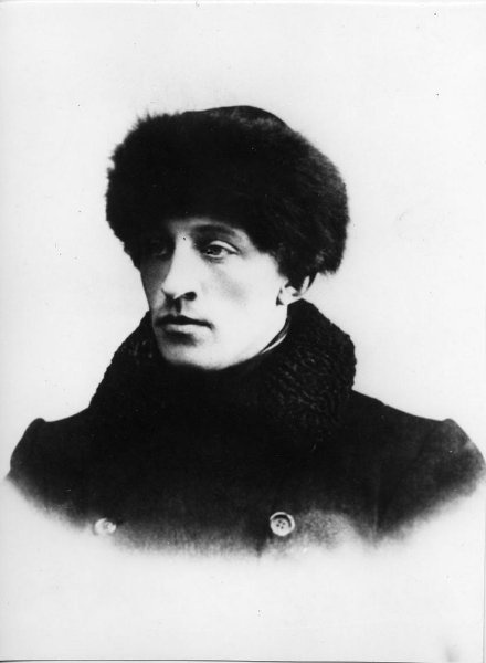 Александр Блок, 1910-е. Выставка «Секреты великой актрисы» с этой фотографией.