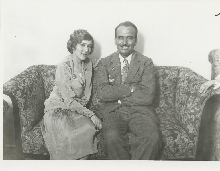 Мэри Пикфорд и Дуглас Фэрбенкс в Москве, 19 - 23 июля 1926, г. Москва. Выставки&nbsp;«Иностранцы в СССР» и «Янки в СССР» с этой фотографией.