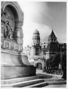 Вид в сторону Ильинских ворот Китай-города от памятника-часовни героям Плевны, 1910-е, г. Москва. 