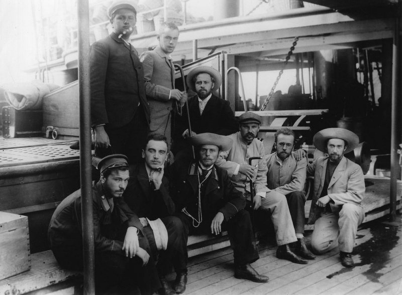 Студенты, 1910 - 1916. Выставки&nbsp;«По волнами» и «Дореволюционное пароходство» с этой фотографией.&nbsp;