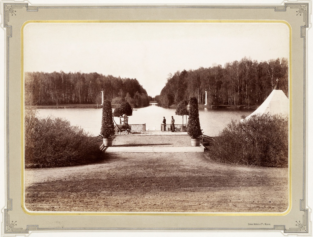Усадьба Кусково. Вид с парадного двора на пристань, пруд и канал, 1886 год, Московская губ., Московский у.