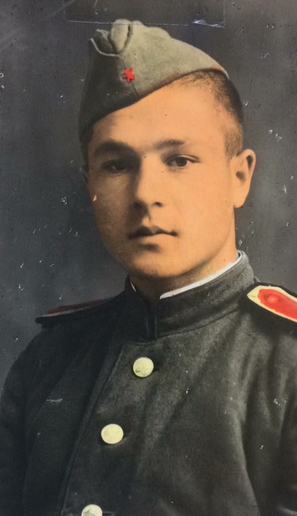 Ана­то­лий Алек­сан­дро­вич Щер­ба­ков, 30 сентября 1943, г. Грязи. Фотография из архива Михаила Щербакова.