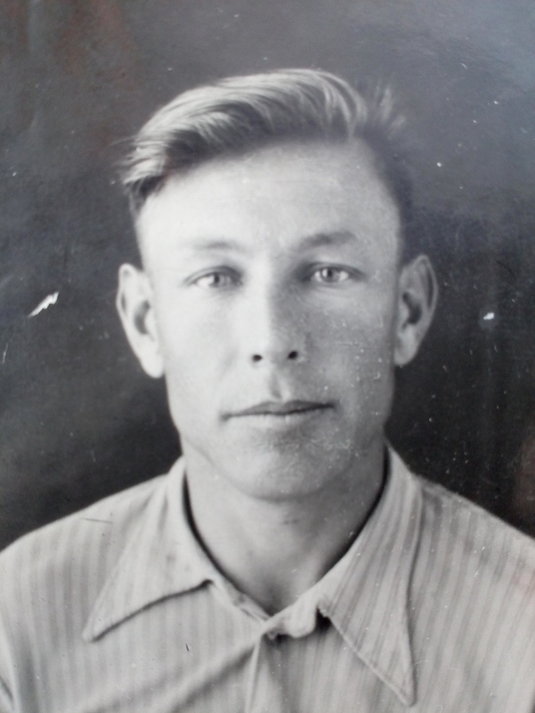 Петр Першин, 1 января 1950, г. Ташкент. Мой дед, был летчиком, вернулся в 1948 году. Фотография из архива Анжелики Семеновой.