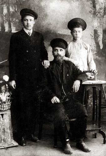 Отец и сыновья, 1912 - 1916, г. Москва
